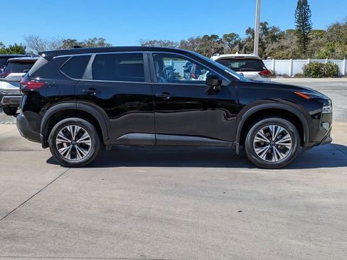 Used 2023 Nissan Rogue SV image 4