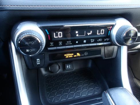 Used 2019 Toyota RAV4 XLE Premium w/ All Weather Liner Package AWD/4WD image 20