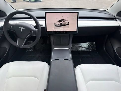Used 2022 Tesla Model 3 Long Range AWD/4WD image 16