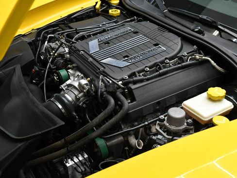 Used 2015 Chevrolet Corvette Z06 w/ 3LZ Preferred Equipment Group RWD image 23