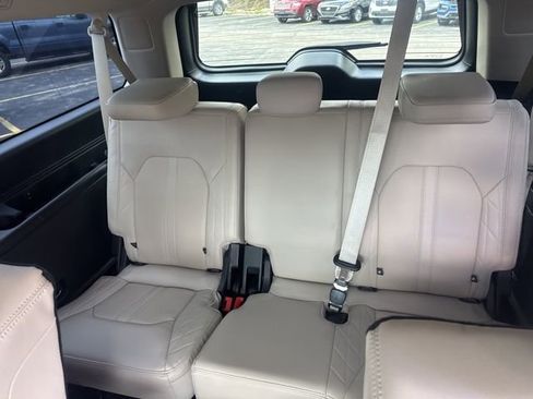 Used 2023 Ford Expedition Max Platinum image 13