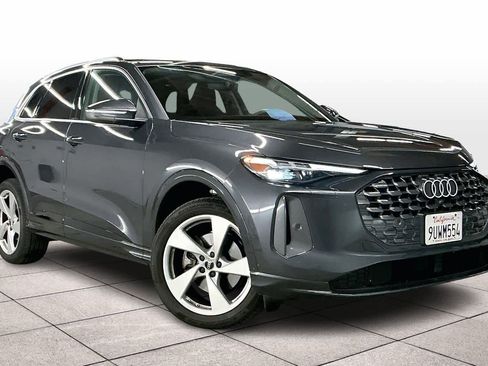 Used 2025 Audi Q5 Premium Plus w/ Premium Plus image 2