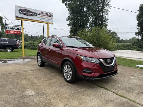 Used 2020 Nissan Rogue Sport SV FWD image 3