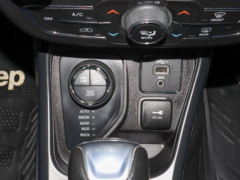 Used 2020 Jeep Compass Trailhawk image 11