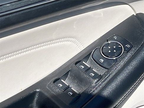 Used 2024 Ford Edge Titanium image 17