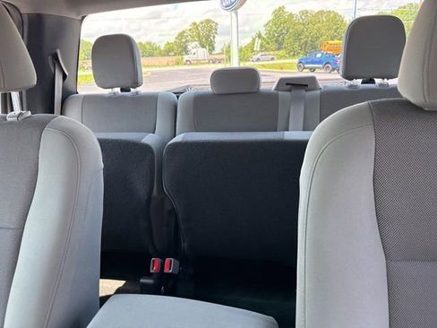Used 2015 Ford F150 XL w/ Equipment Group 101A Mid RWD image 11
