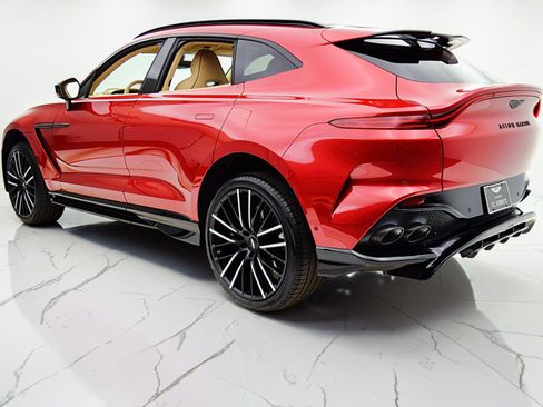 Used 2023 Aston Martin DBX 707 AWD/4WD image 7