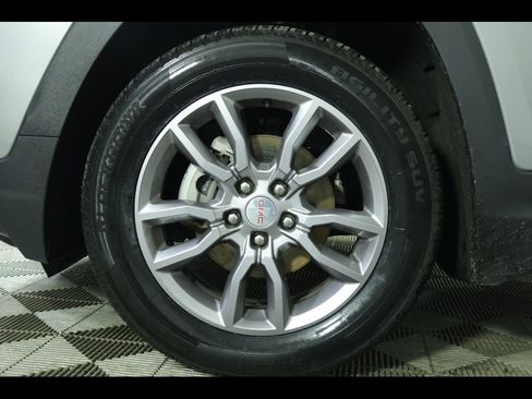 Used 2024 GMC Terrain SLT image 23