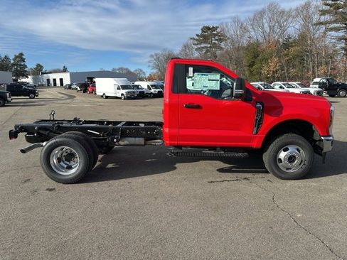 New 2026 Ford F350 XL w/ XL Chrome Package image 8