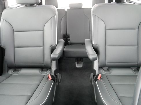 Used 2025 Buick Enclave Preferred image 13