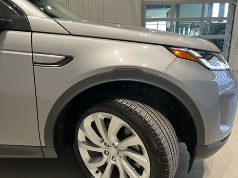 Used 2023 Land Rover Discovery Sport SE image 5