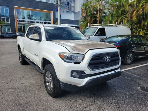 Used 2017 Toyota Tacoma SR5 image 4