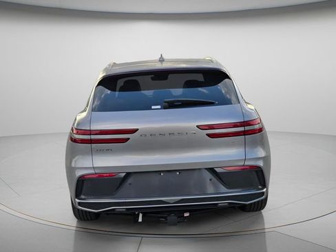 New 2026 Genesis GV70 2.5T Advanced w/ G1 Accessory Package AWD/4WD image 4