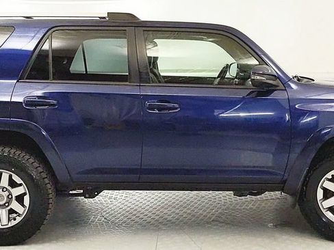 Used 2016 Toyota 4Runner Trail Premium AWD/4WD image 2