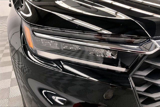 Used 2025 Honda Pilot EX-L image 33