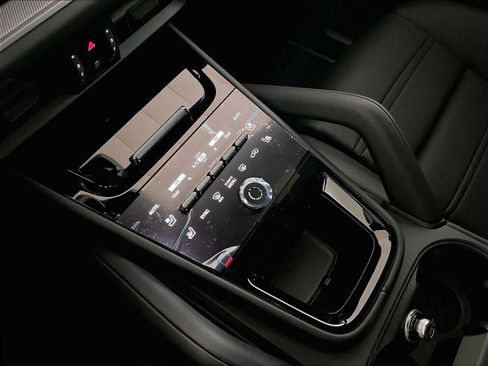New 2026 Porsche Cayenne AWD/4WD image 18