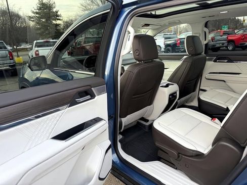 Certified 2024 GMC Acadia Denali w/ Super Cruise Package image 14