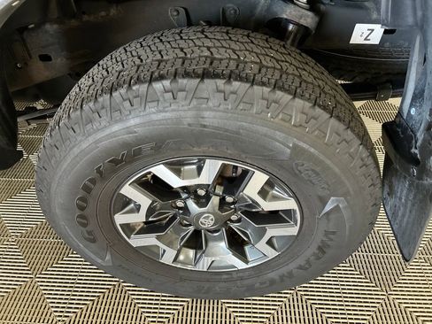 Used 2014 Toyota Tacoma PreRunner w/ Convenience Package RWD image 11