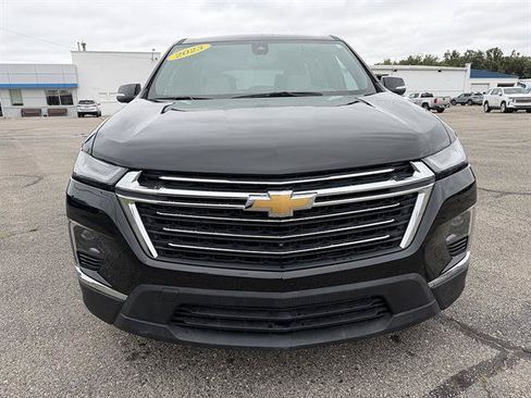 Used 2023 Chevrolet Traverse LT w/ LT Premium Package AWD/4WD image 2