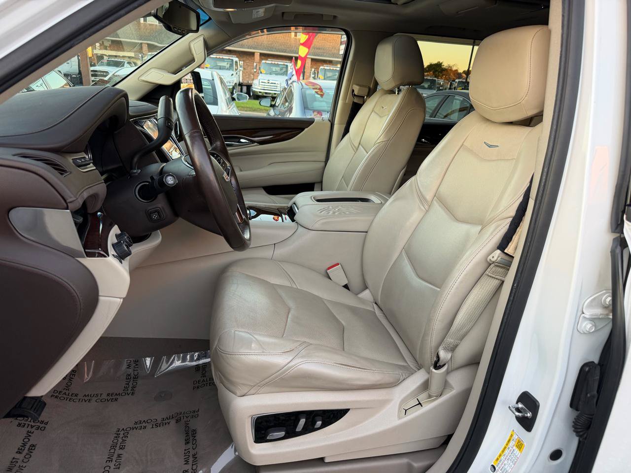 Used 2016 Cadillac Escalade ESV Luxury AWD/4WD image 12