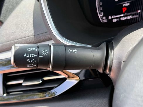 Used 2025 Acura MDX SH-AWD image 32