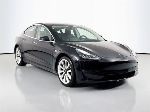 Used 2018 Tesla Model 3 Long Range image 3