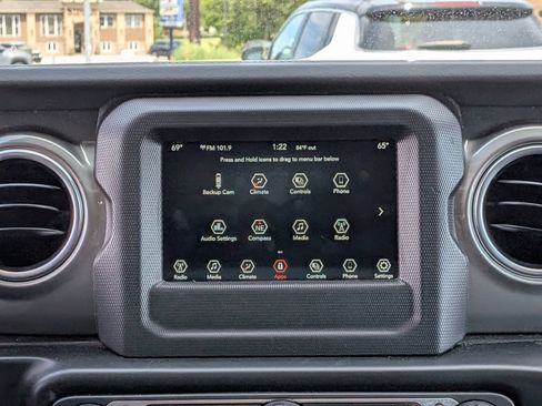 Used 2021 Jeep Wrangler Unlimited Sahara AWD/4WD image 28