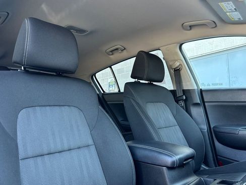 Used 2020 Kia Sportage LX image 17