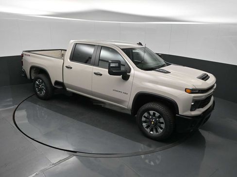 New 2026 Chevrolet Silverado 2500 Custom w/ Custom Convenience Package image 10