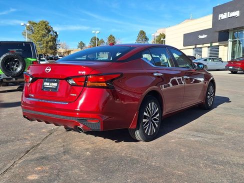 Used 2023 Nissan Altima 2.5 SV w/ SV Premium Package image 3