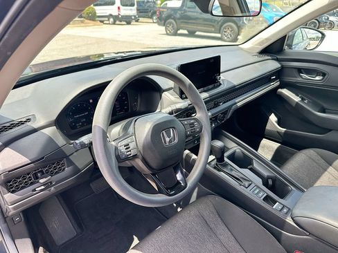 Used 2025 Honda Accord SE image 10