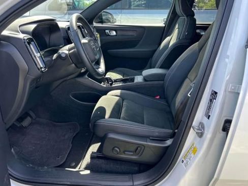 Used 2023 Volvo C40 P8 Recharge Plus image 3