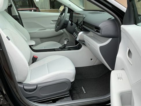 Used 2026 Hyundai Kona SE AWD/4WD image 9