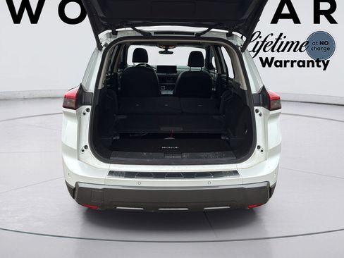 Used 2024 Nissan Rogue SL w/ SL Premium Package FWD image 10