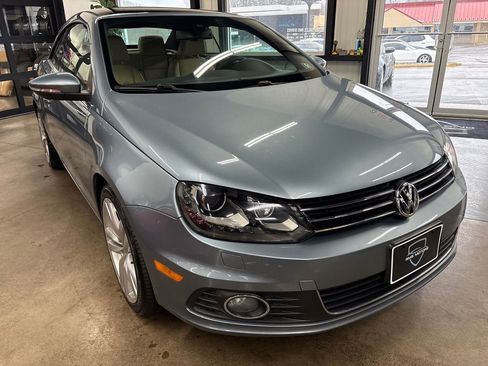 Used 2012 Volkswagen Eos Executive image 25