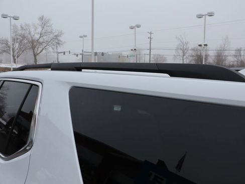 Used 2020 Chevrolet Traverse LT image 28