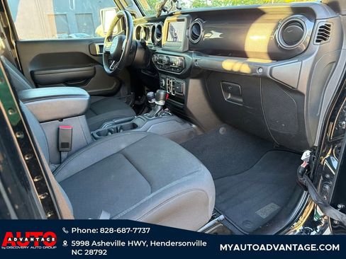 Used 2022 Jeep Gladiator Sport image 32