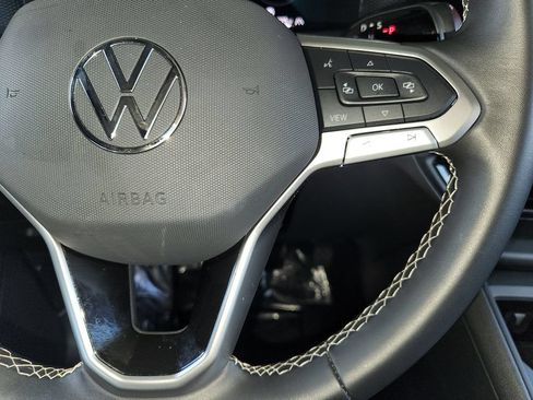 Used 2026 Volkswagen Tiguan SE AWD/4WD image 25