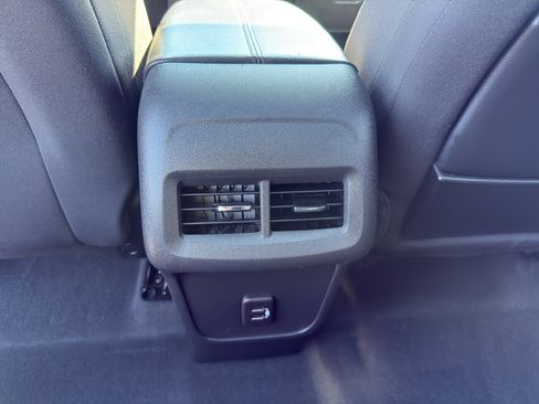 Used 2023 GMC Terrain SLE w/ Driver Convenience Package AWD/4WD image 32