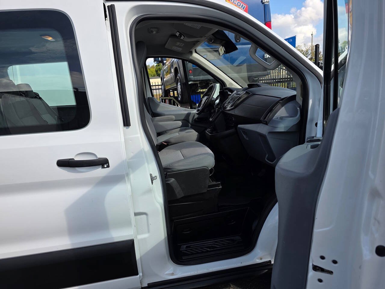Used 2019 Ford Transit 350 XLT RWD image 20
