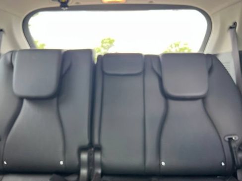 Certified 2024 Kia Carnival EX FWD image 35