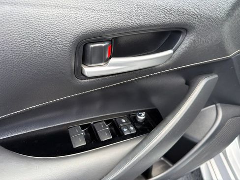 Used 2020 Toyota Corolla SE FWD image 25
