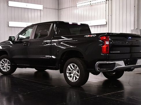 Used 2023 Chevrolet Silverado 1500 LT AWD/4WD image 5