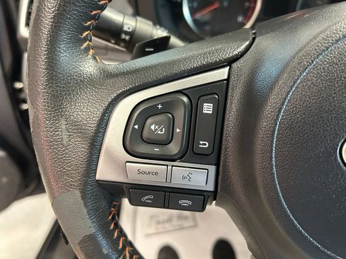 Used 2017 Subaru Crosstrek 2.0i Premium AWD/4WD image 11