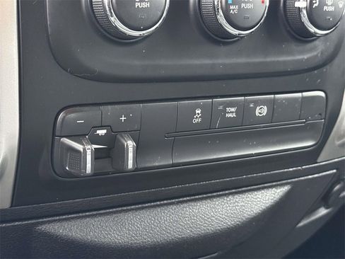 Used 2016 RAM 2500 SLT image 20