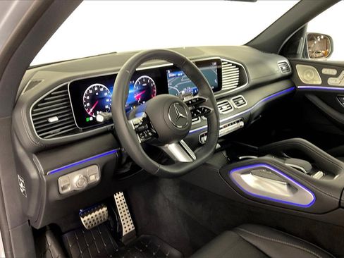 New 2025 Mercedes-Benz GLS 450 4MATIC image 6
