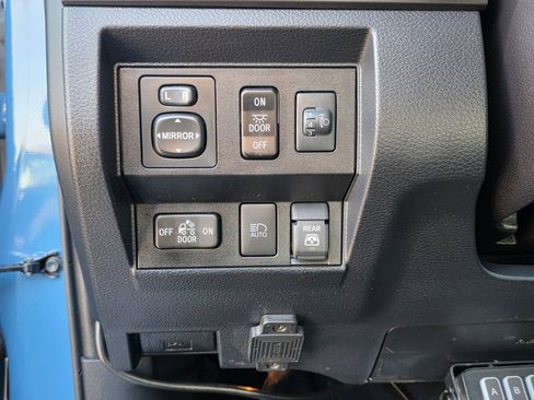 Used 2019 Toyota Tundra SR5 image 16