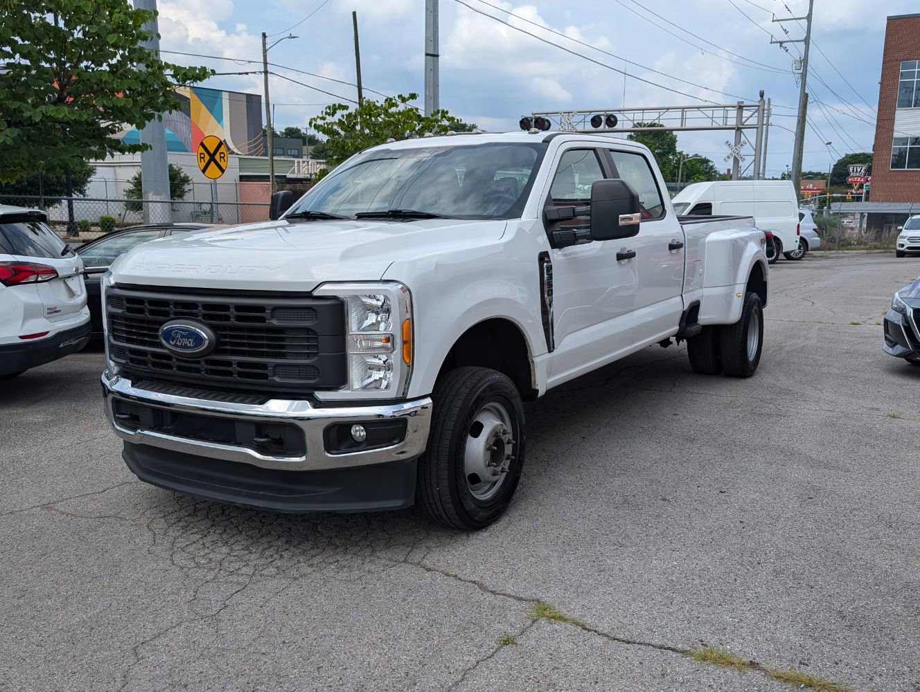 Used 2023 Ford F350 XL w/ XL Driver Assist Package AWD/4WD image 1
