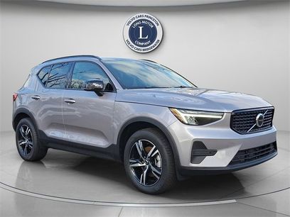 New 2026 Volvo XC40 B5 Core w/ Climate Package