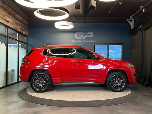 Used 2023 Jeep Compass Limited AWD/4WD image 2